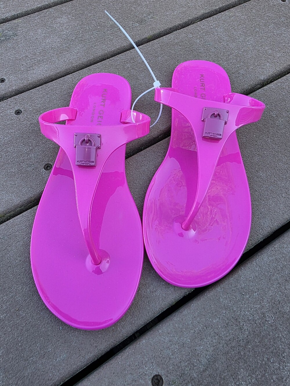 Kurt Geiger London Brixton Fuchsia Women’s Jelly Sandals Size US 8